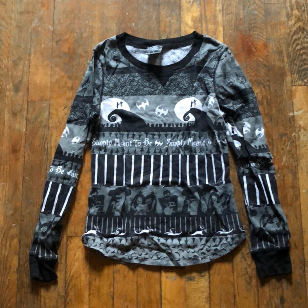 Hot Topic Black and Gray Themed Long Sleeve Tee